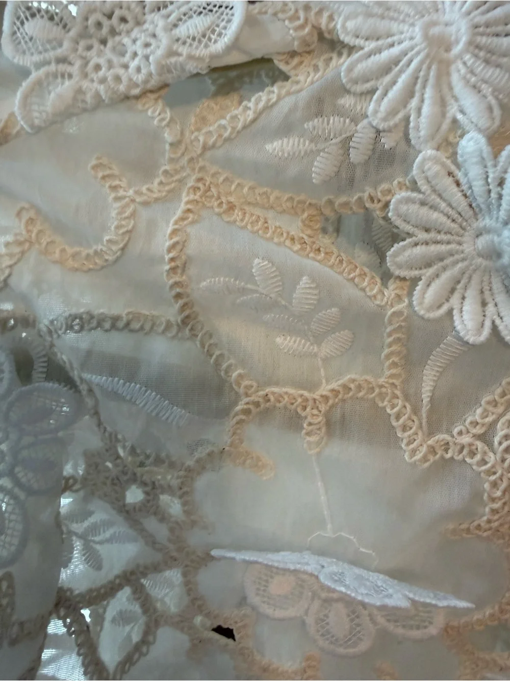 Elliatt Sienna Lace Top in Cream lace - Picture 8 of 12